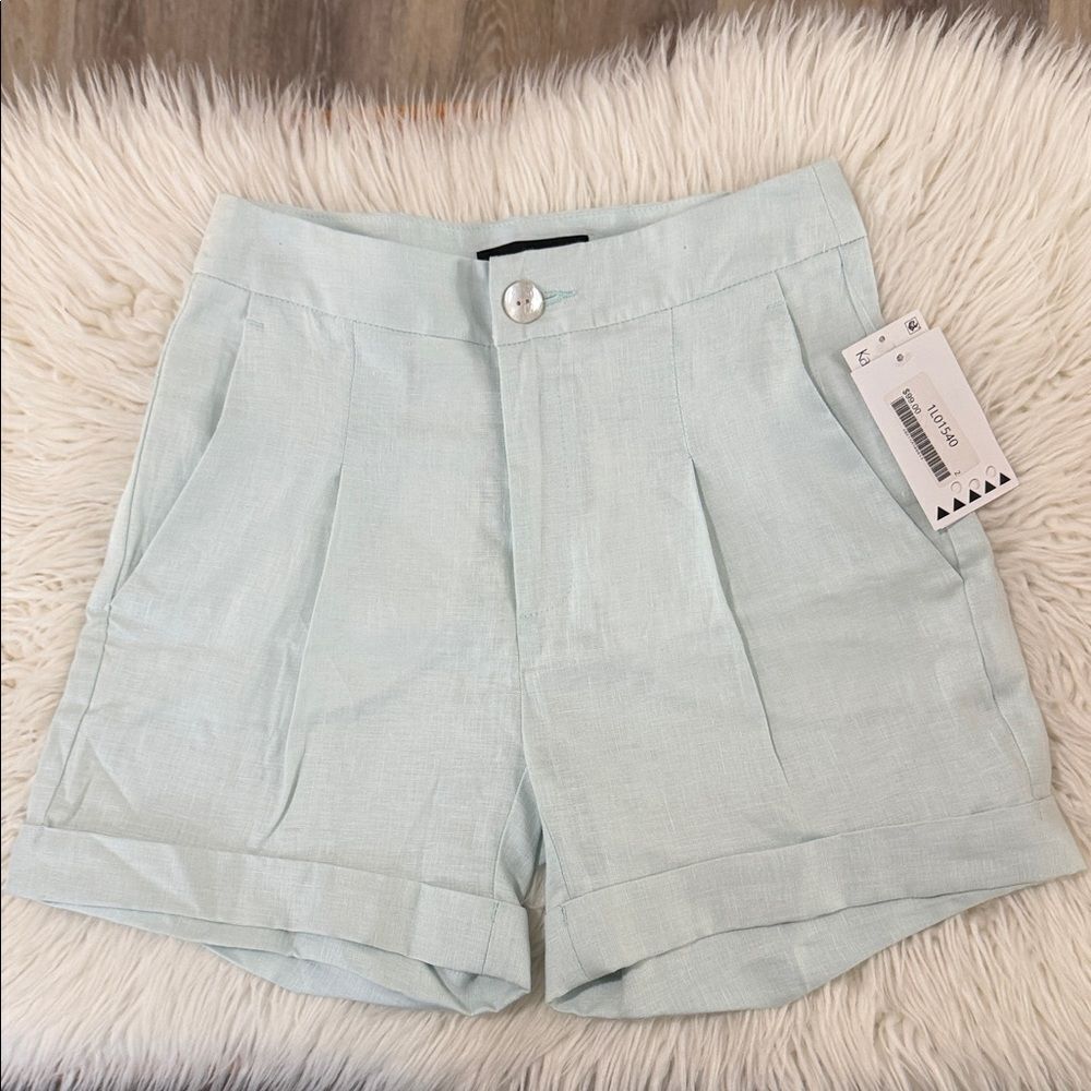 Karen Kane Soft Mint Shorts 100% Linen. Size 2 NWT